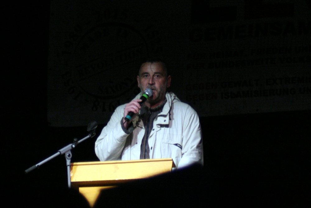 Lutz Bachmann bei einer Ansprache 2015 bei Legida in Leipzig. Foto: L-IZ.de