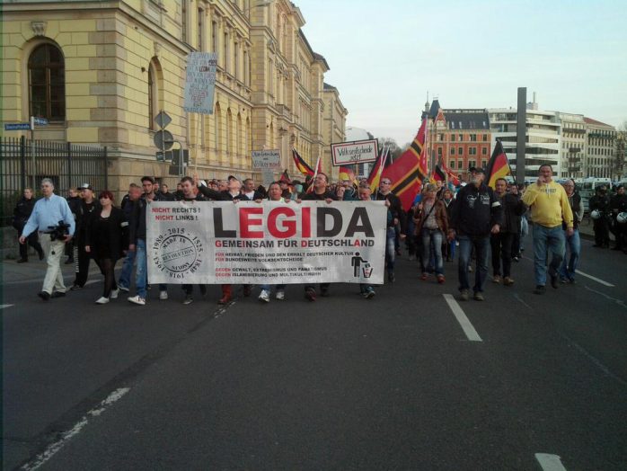 Legida startet an der Harkortstraße zum halben Ringrundgang in Leipzig. Foto: L-IZ.de