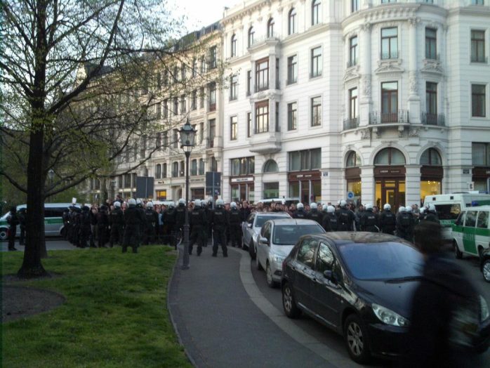 Gegenproteste an der Thomaskirche. Foto: L-IZ.de