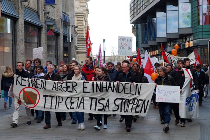 Mehr für uns - mehr für alle - die Befürchtung bei TTIP und Co. - Nutzen für wenige und eine weitere Umverteilung des Gemeinwohls hin zum Privatvermögen