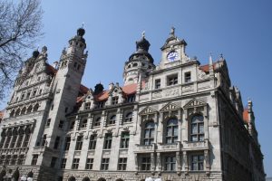 Verwaltungssitz Neues Rathaus. Foto: Ralf Julke