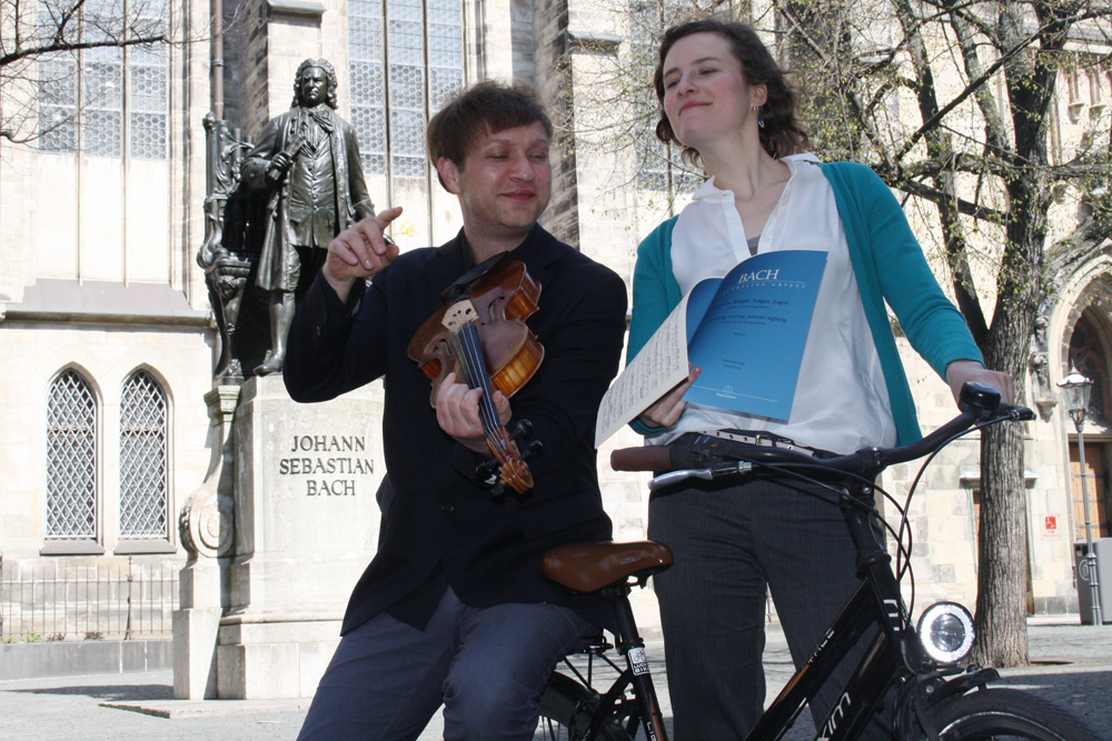 Anna-Luise Oppelt und Nils Mönckemeyer beim Rad-Besuch in Leipzig. Foto: Ralf Julke