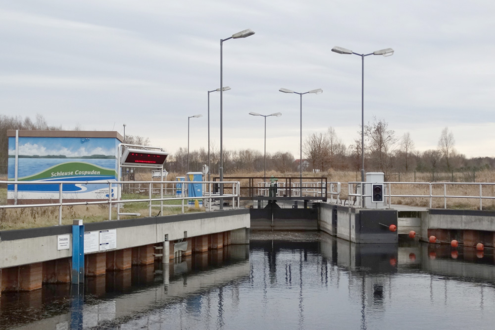 Einer der Bausteine des touristischen Gewässerverbundes: die Schleuse Cospuden. Foto: Patrick Kulow