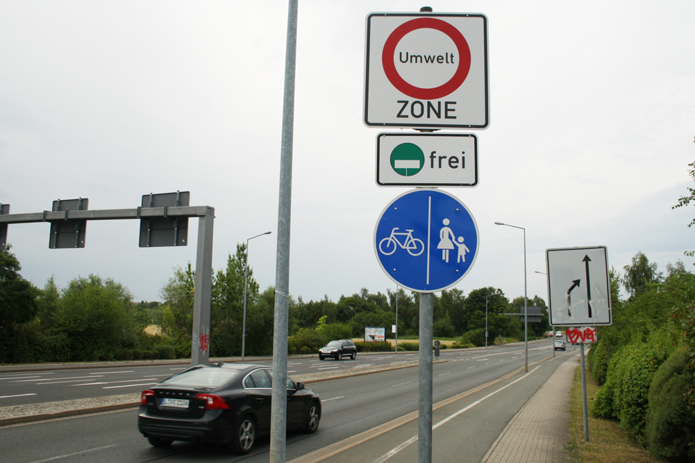 Einfahrt in die Leipziger Umweltzone an der Hohentichelnstraße. Foto: Ralf Julke