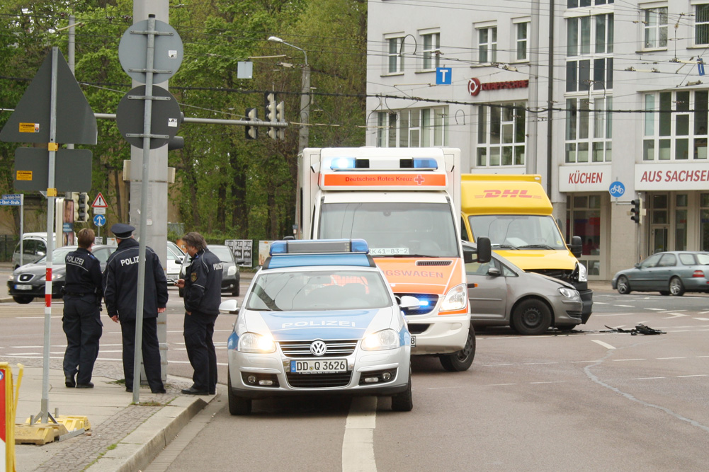 Die meisten Unfälle in der Großstadt - wie hier in der Friedrich-Ebert-Straße - enden mit Blechschaden. Foto: Ralf Julke