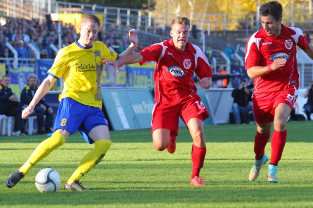 Letzten November entführte Steven Heßler (mi.) mit Cottbus drei Punkte aus Leipzig. Foto: Jan Kaefer