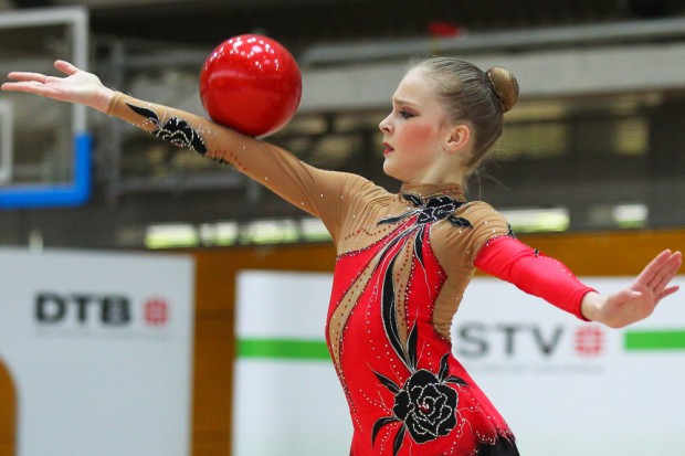 Mehrkampf JLK 14: Anna-Lisa Haaße am Ball. Foto: Jan Kaefer