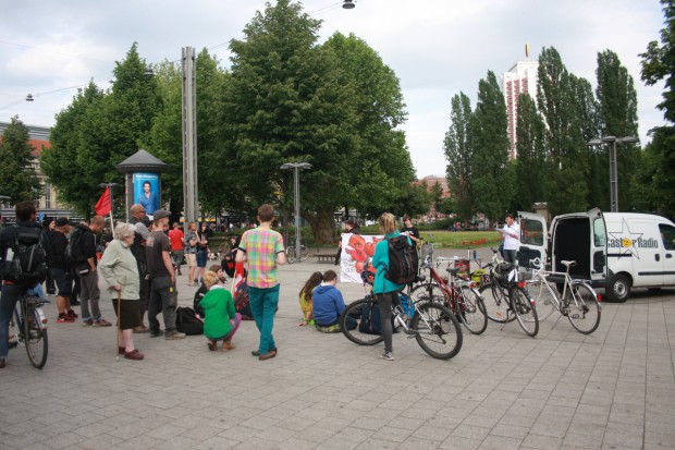 25 Personen lauschten verschiedenen Rednern. Foto: Alexander Böhm