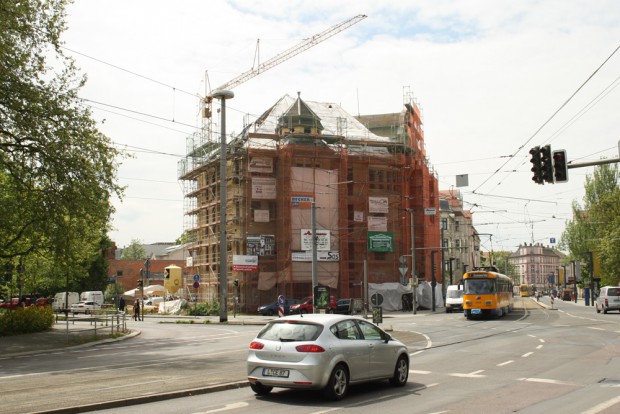 Da Capa-Haus alias Palgarten-Palais von der Jahnallee aus gesehen. Foto: Ralf Julke