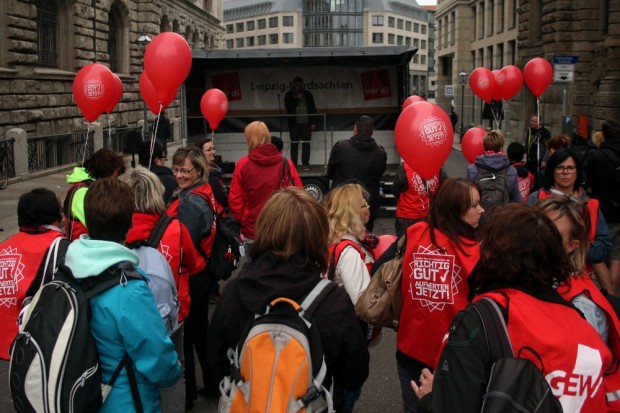 Die Ver.di-Demo vor dem Leipziger Rathaus. Foto: L-IZ.de