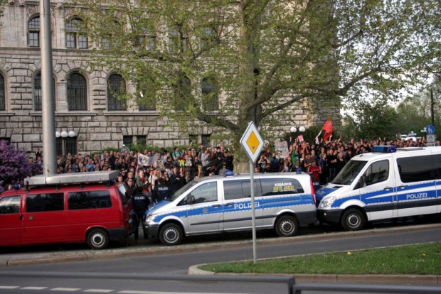 Gegenprotest am Neuen Rathaus. Foto: L-IZ.de