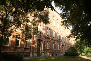 Heisenberg-Schule in Möckern: Bei Brandschutzmaßnahmen wurde der Schwammbefall entdeckt. Foto: Ralf Julke