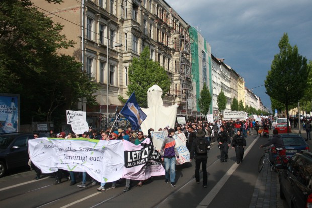 Demonstration auf der Eisenbahnstraße. Foto: Alexander Böhm