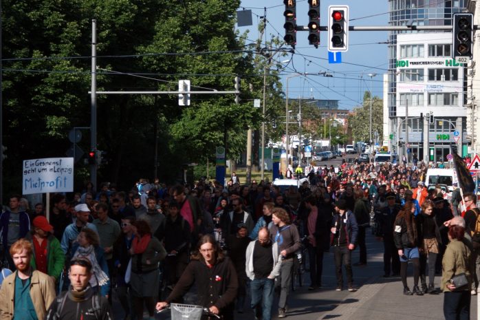 Menschenmassen am Friedrich-List-Platz. Foto: Alexander Böhm