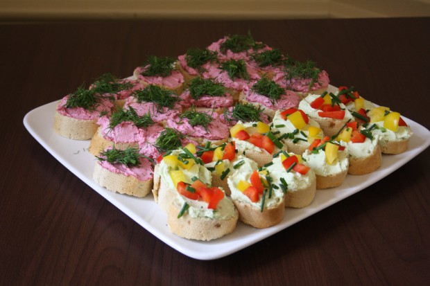 Erste Verkostung im Lindencafé. Foto: Ernst-Ulrich Kneitschel