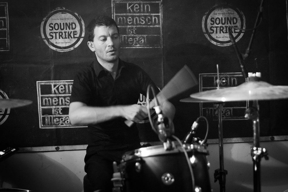 Jeans, der Schlagzeuger der Düsterpunklegende Fliehende Stürme. Foto: Stefan Müller