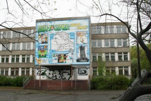 Das ehemalige Gebäude der Kästnerschule wird ab Herbst zur Außenstelle des Schillergymnasiums. Foto: Ralf Julke