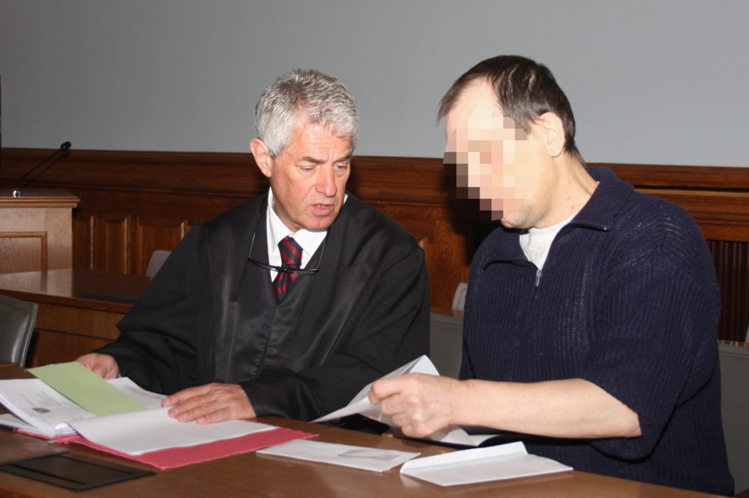 Silvio T. neben Strafverteidiger Stephan Bonell. Foto: Alexander Böhm