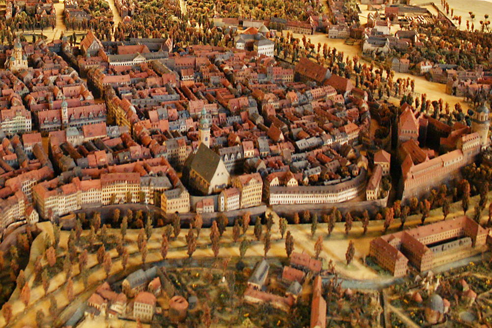 Das Merzdorfsche Stadtmodell von 1822 im Alten Rathaus von Westen aus betrachtet. Foto: Ralf Julke