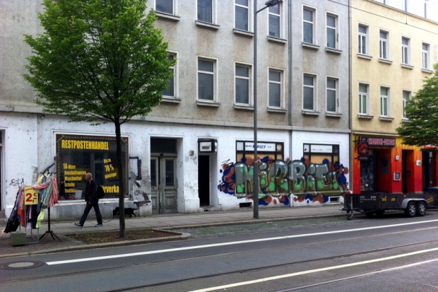 Zwischen Restposten und neuem Boomviertel mit Ladengeschäften, Studenten und neuen Kulturhäusern - der Leipziger Osten entwickelt sich längst entlang der Eisenbahnstraße. Foto: L-IZ.de