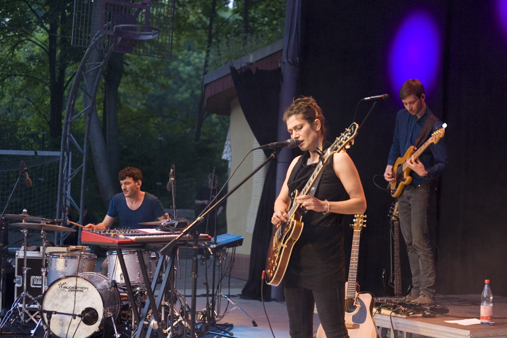 Als Band, die eigene Lieder stets neu arrangiert, bleibt die Alin Coen Band interessant. Foto: Sebastian Beyer