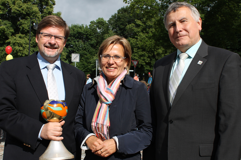 Markranstädts Bürgermeister Jens Spiske, Sozialministerin Barbara Klepsch und Hans-Ludwig Richter, Bürgermeister von Oelsnitz/Erzgebirge (v.l.). Foto: Stadt Markranstädt