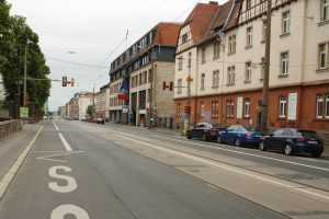 In diesem Abschnitt der Georg-Schumann-Straße soll die neue Haltestelle gebaut werden. Foto: Ralf Julke