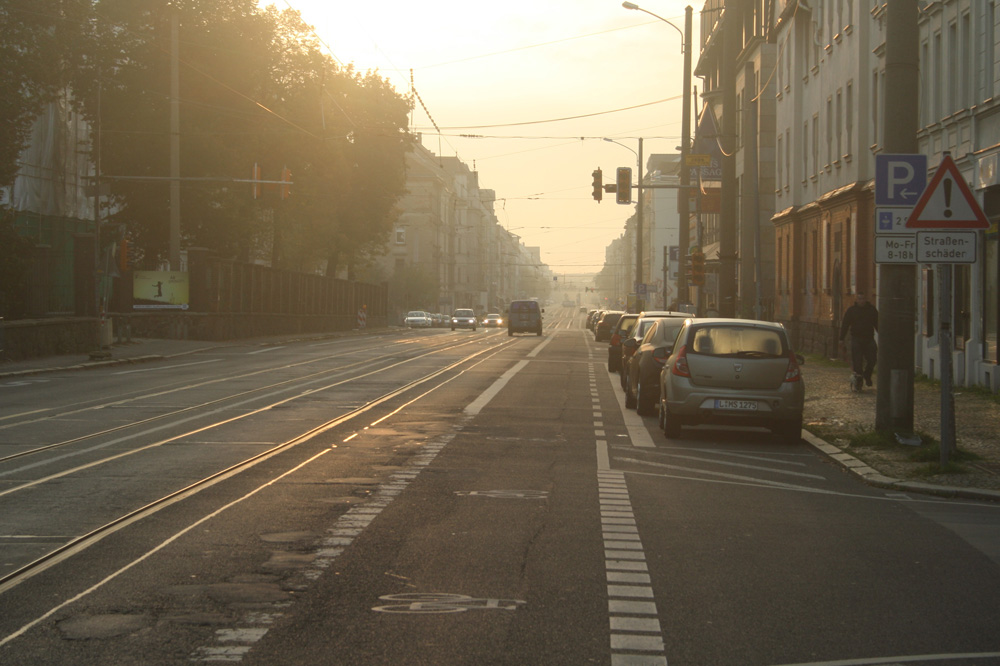 Der Straßenabschnitt der Georg-Schumann-Straße, der jetzt umgebaut werden soll. Foto: Ralf Julke