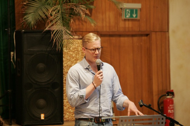 Als Zuzünftiger Einrichtungsleiter in der Friederikenstraße 37 stellte Tassilo Graf Wolff-Metternich das Konzept des Malteserwerks vor. Foto: Sebastian Beyer