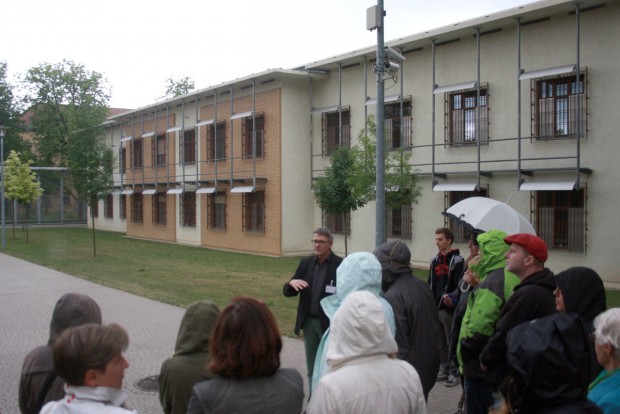 Chefarzt Heinrich Jansen erklärt Details zur Klinik St. Georg. Foto: Alexander Böhm