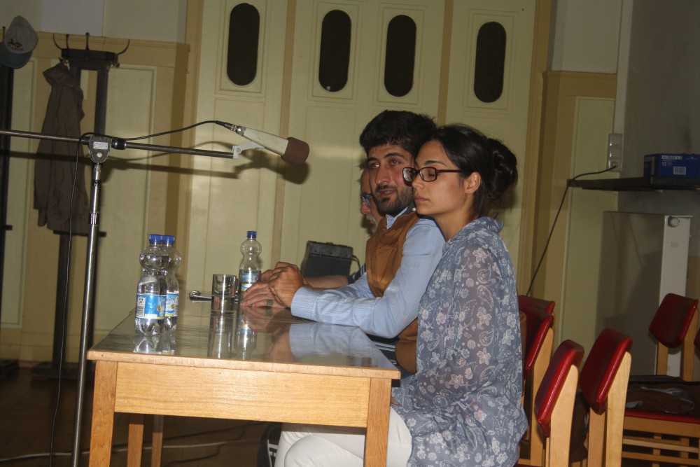 Laura al Qadi und Mislem Khalil berichten über die Lage in Syrien. Foto: Ernst-Ulrich Kneitschel