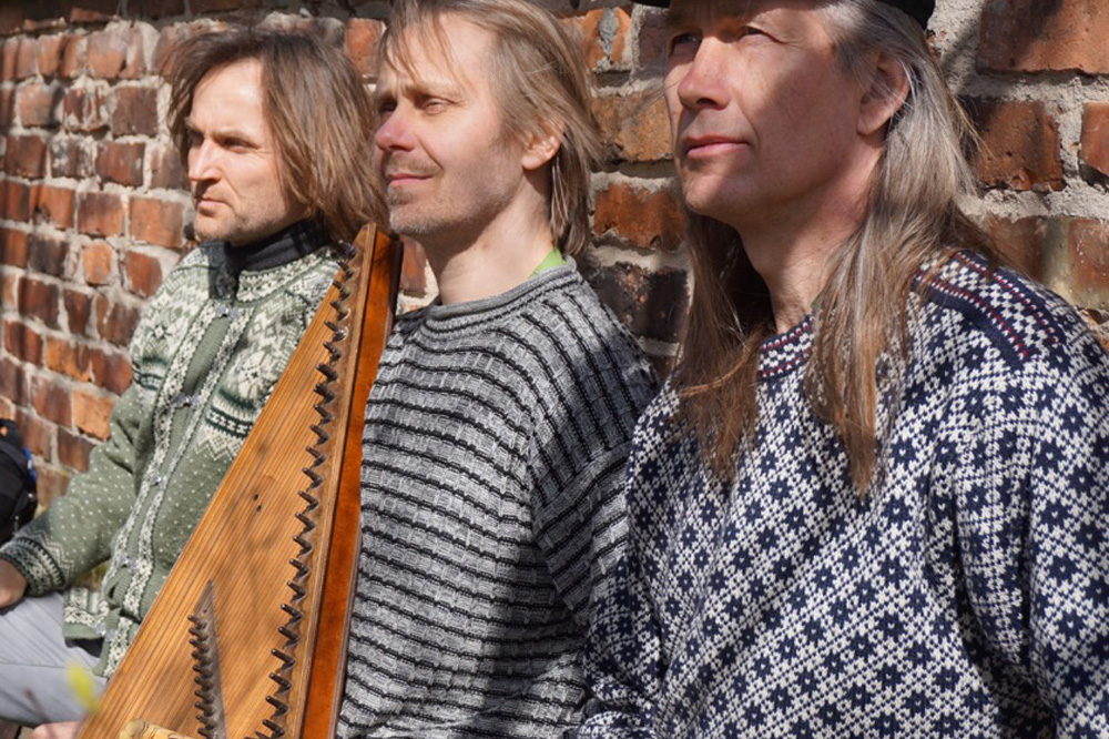 KÜLAKÕLA, Estland (Mitternachtskonzerte am 19./20.Juni 2015 in der Doppelkapelle Schloss Neuenburg). Promofoto. Quelle: montalbane e.V.