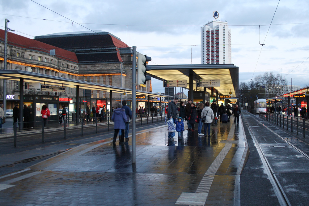 LVB-Haltestelle Hauptbahnhof. Foto: Ralf Julke