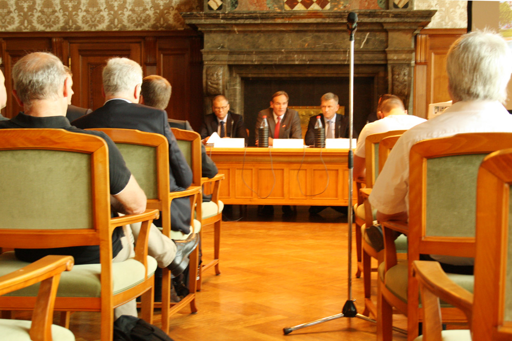 Bilanzpressekonferenz der LVV mit Volkmar Müller, Burkhard Jung und Norbert Menge (v.l.). Foto: Ralf Julke