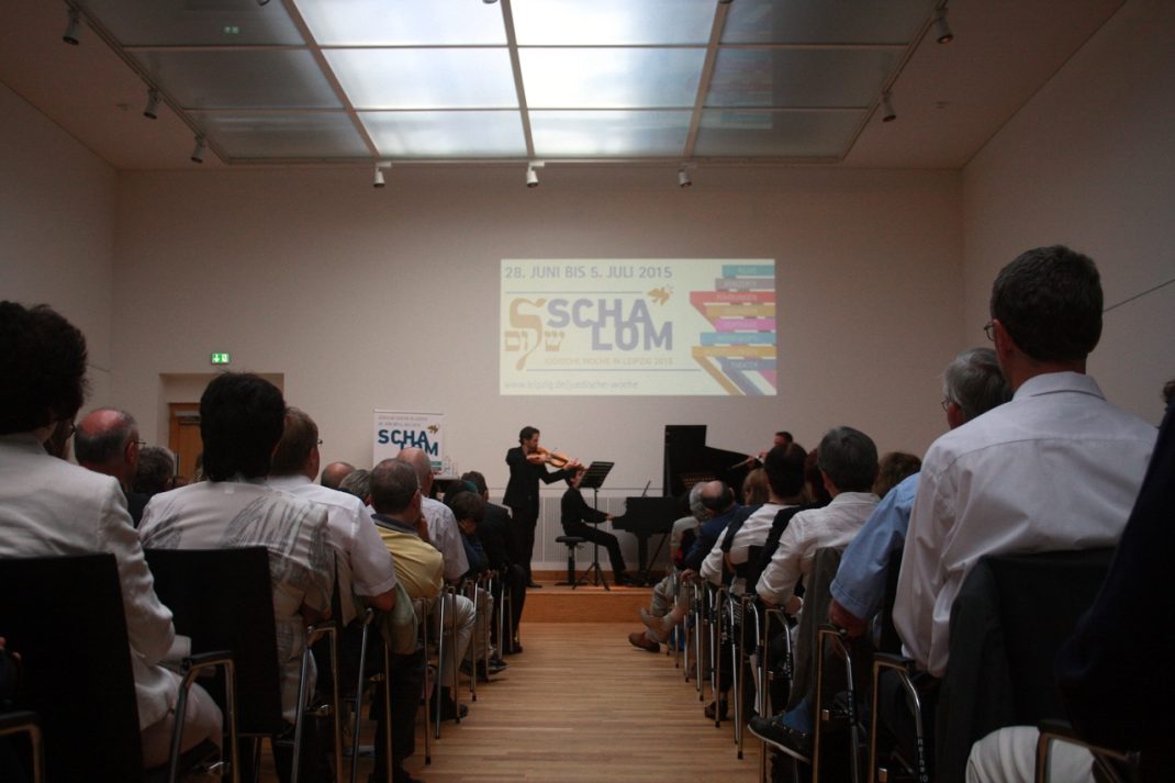 Musikalische Eröffnung in der Stadtbibliothek. Foto: Alexander Böhm
