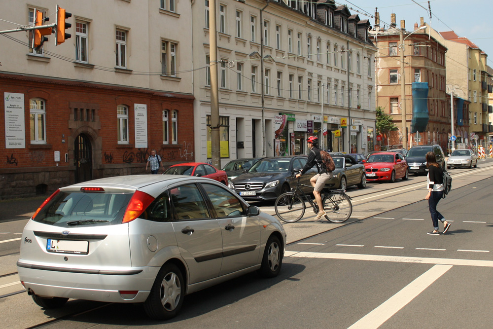 Egal bei welcher Variante: Ohne Ampel wird's an der Axis-Passage nicht gehen. Foto: Ralf Julke