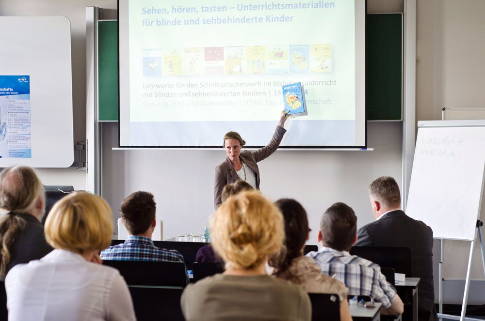 Vernetzung und Austausch über Fachgrenzen hinweg: Vortrag auf dem Tag der Wissenschaft 2014. Foto: Martin Ludewig
