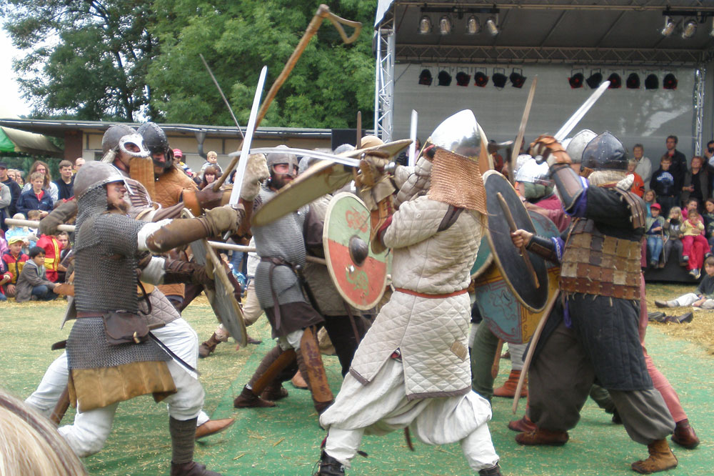 Spektakel auf der Galopprennbahn. Quelle: Blues Agency