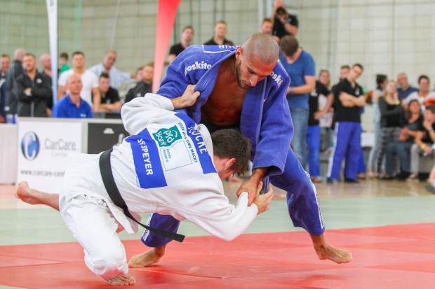 3. Kampf, bis 60 kg: Simon Yacoub (JCL) unterliegt Tobias Teucke (Speyer) durch Hansomake-Disqualifikation. (Gesamtstand 2:1). Foto: Jan Kaefer