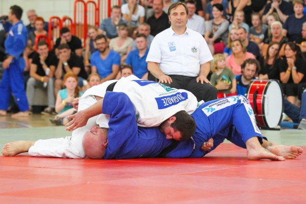 5. Kampf, ab 100 kg: Fabian Hubert (JCL) unterliegt Onise Bughadze (Speyer) nach Wertungen. (Gesamtstand 3:2). Foto: Jan Kaefer