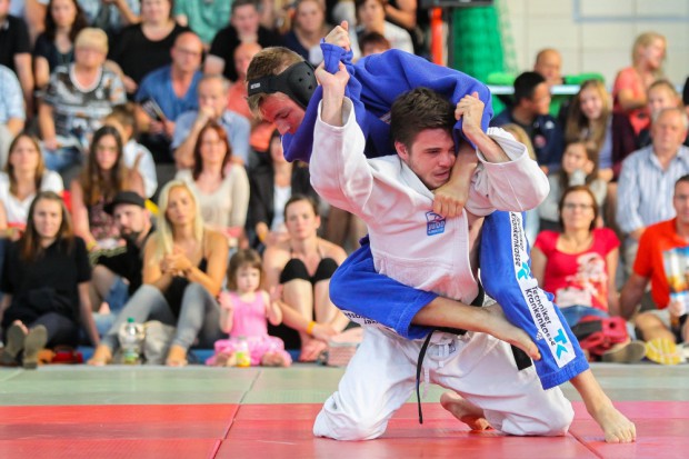 10. Kampf, bis 60 kg: Tobias Stöckel (JCL) besiegt David Riedl (Speyer) durch weniger Shido-Strafen. (Gesamtstand 8:2). Foto: Jan Kaefer