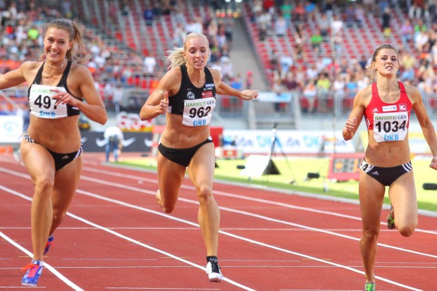 Bronze für Cindy Roleder (SC DHfK Leipzig/ mi.) über 200 Meter, die fast zeitgleich mit Inna Weit (Paderborn/ re.) über den Zielstrich lief. Foto: Jan Kaefer