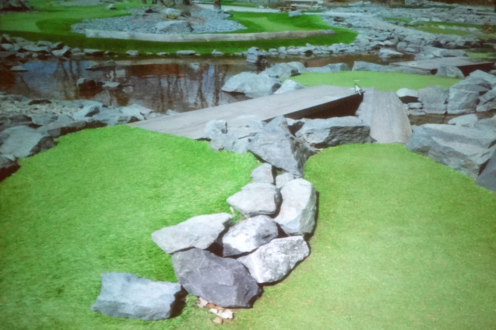 Ein Mix aus Golf und Minigolf in einer naturbelassen gestalteten Variante mit kleinem Wasserlauf. Quelle: Kirchhoff/Müller. Foto: Patrick Kulow