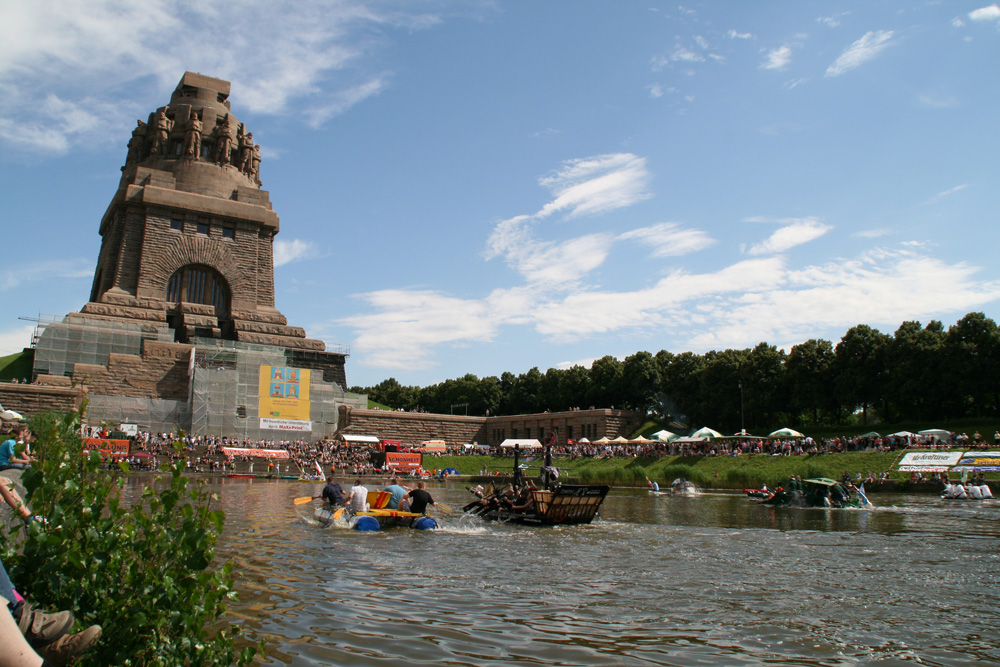 Badewannenrennen 2012. Foto: nato, Eric Kemnitz