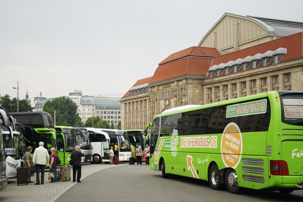Der heutige Busparkplatz auf der Ostseite des Hauptbahnhofes. Foto: Ralf Julke