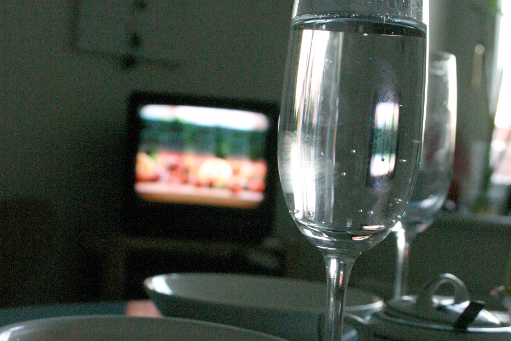 Schon lange nicht mehr das Normale: ein Fernseher in jeder Wohnstube. Foto: Ralf Julke