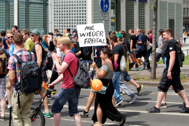 Nie wieder Freital. In Leipzig wohl kaum zu erwarten, wenn es nach den knapp 2.000 Demonstranten am 11. Juli geht. Foto: Michael Freitag