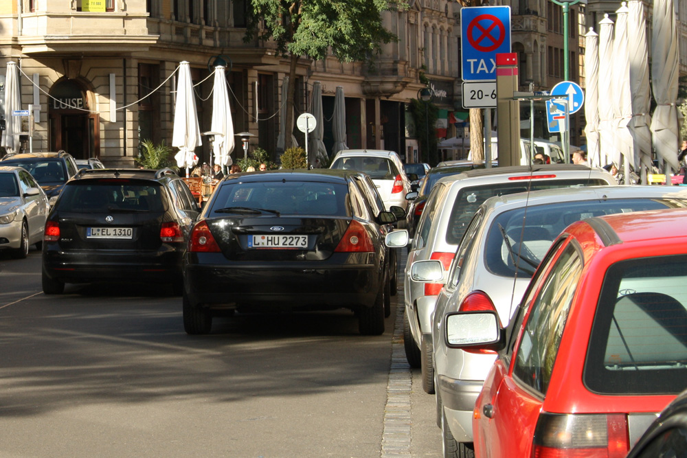 Gerade der Stadtbezirk Mitte (hier die Gottschedstraße) leidet unter Kfz-Lärm. Foto: Ralf Julke
