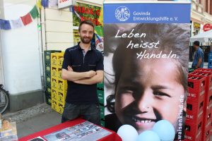 Daniel Diegmann - Wer den Govinda-AK-Leipzig kennenlernen und sich einbringen will, ist immer herzlich willkommen. Foto: Volly Tanner
