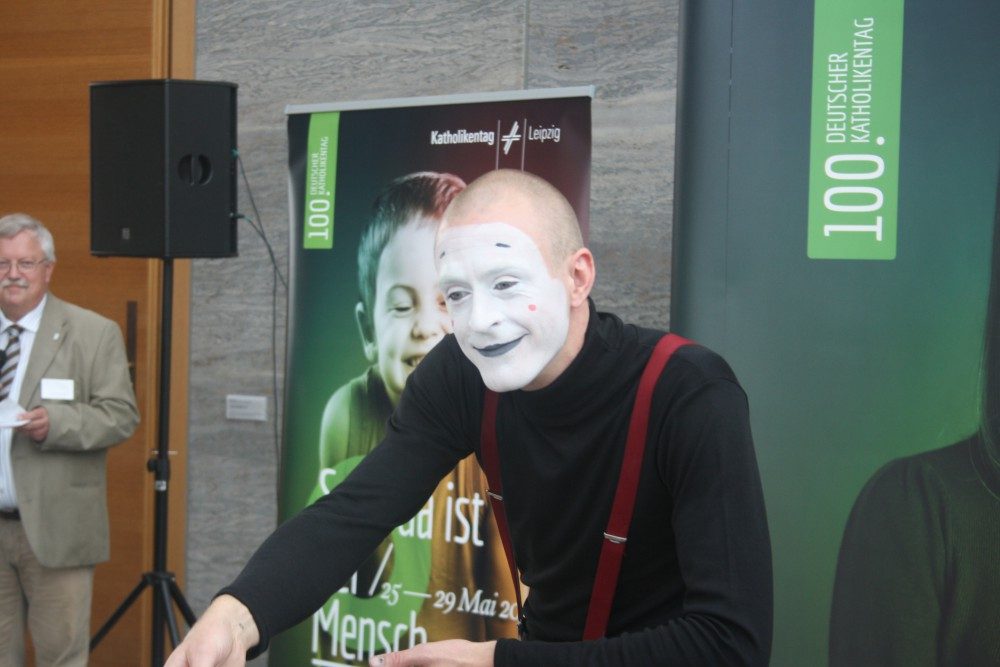 Seht, da ist der Mensch. Foto: Ernst-Ulrich Kneitschel